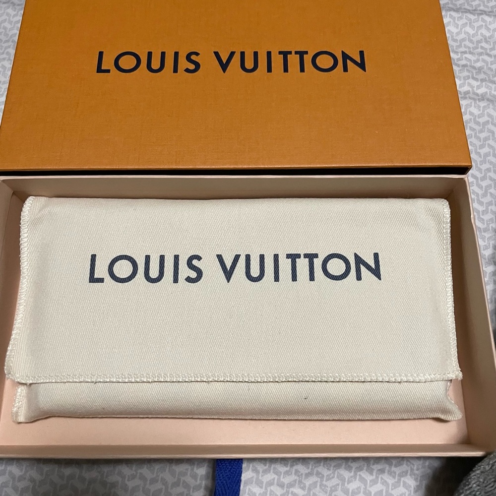 Authentic Louis Vuitton Damier Azure Clémence wallet